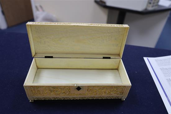 A Chinese export ivory casket, 19th century, L. 24.5cm, clasp lacking